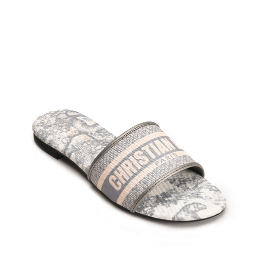 Stylish Grey Slip-On Slippers with Logo Strap Slippers| 597J-G